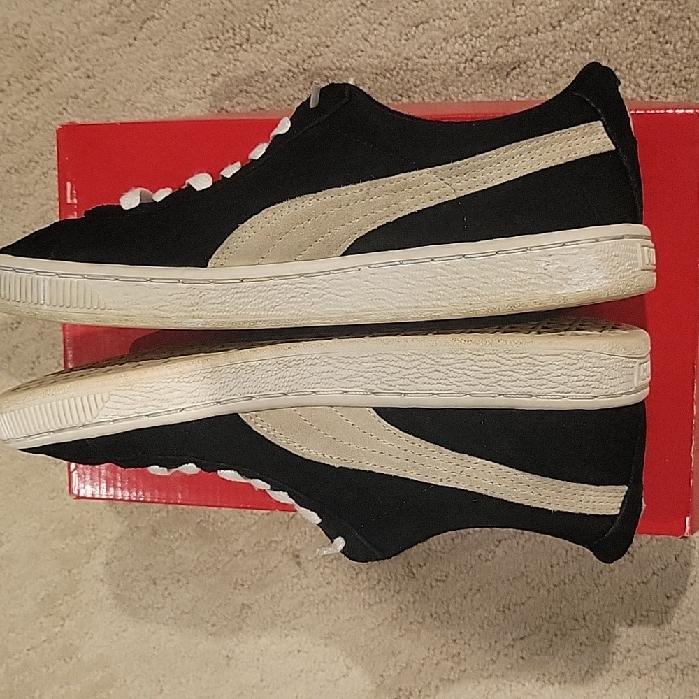 Puma,Suede,Black and White Sneakers, Women's Size 5 1/2 - Picture 4 of 7